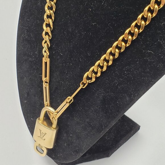 Louis Vuitton Gold Padlock W/ Unbranded Stainless Steel Gold Plated Chain - Picture 9 of 16